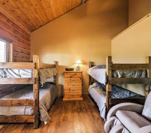 Kanab Cabin with Hot Tub, Fire Pit and Panoramic Views!