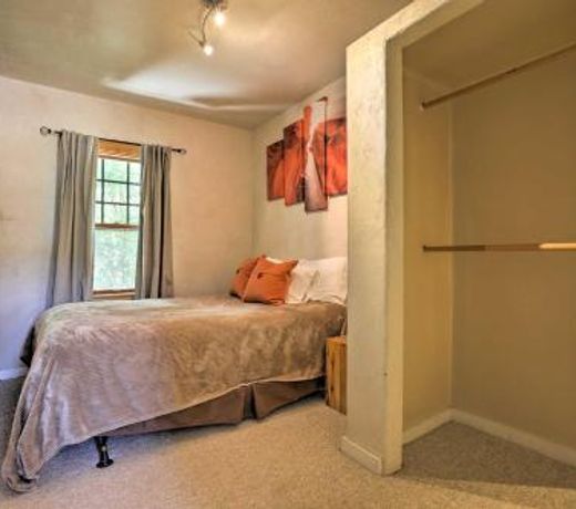 Vintage Main St Kanab Cottage with Fenced Yard