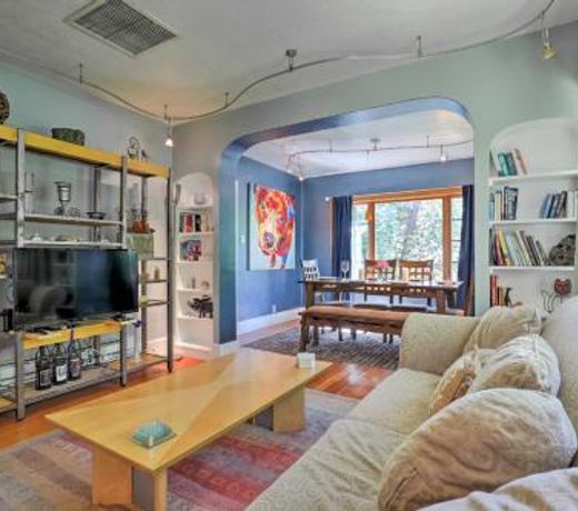 Vintage Main St Kanab Cottage with Fenced Yard