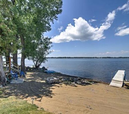 Willow Point about Lake Champlain House with 2 Kayaks!