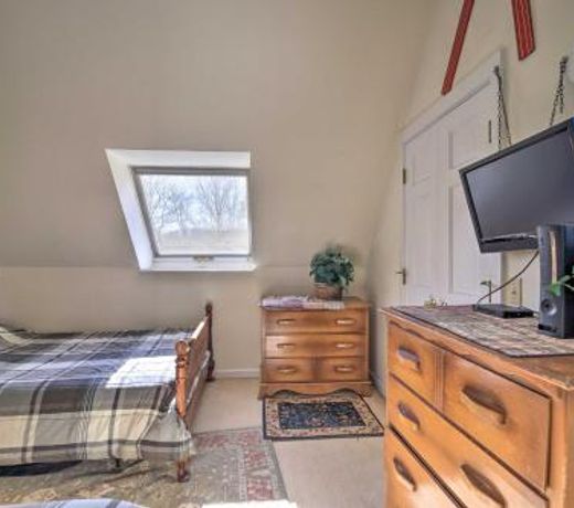 Mad River Valley Home with Hot Tub-4 mi to Sugarbush