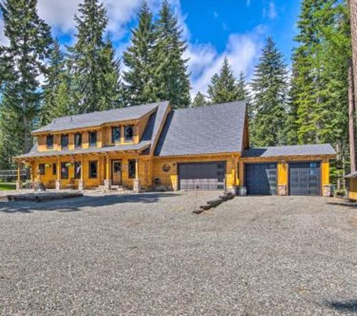 Luxury Lodge Hot Tub, Snowmobiling and ATV Access!