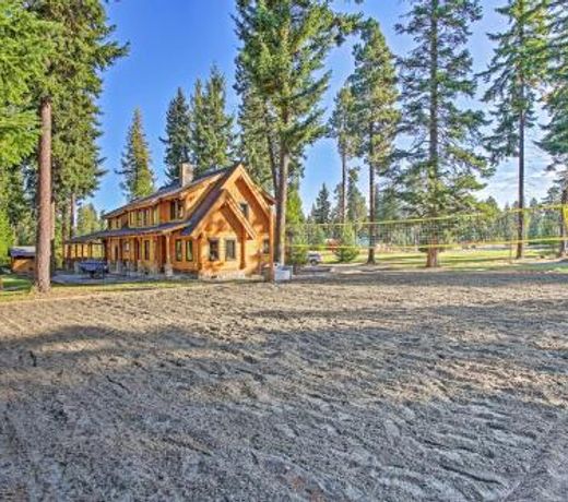 Luxury Lodge Hot Tub, Snowmobiling and ATV Access!
