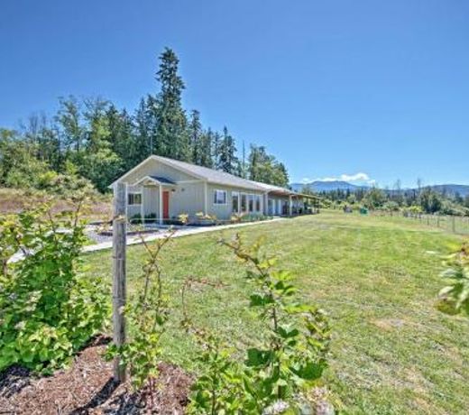 Sequim Cottage with Panoramic Olympic Mtn Views!