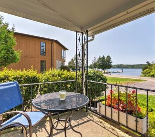 Boutique Home in Door County with Eagle Harbor Views!