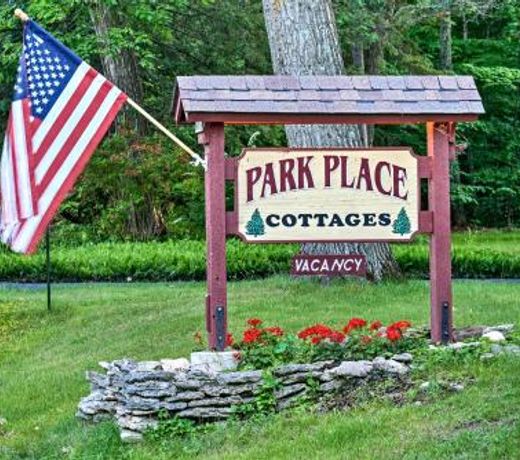 The Carriage House Walk to Peninsula St Park