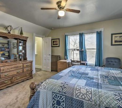 Manitowoc Apt with Balcony, Views- Walk to Beach