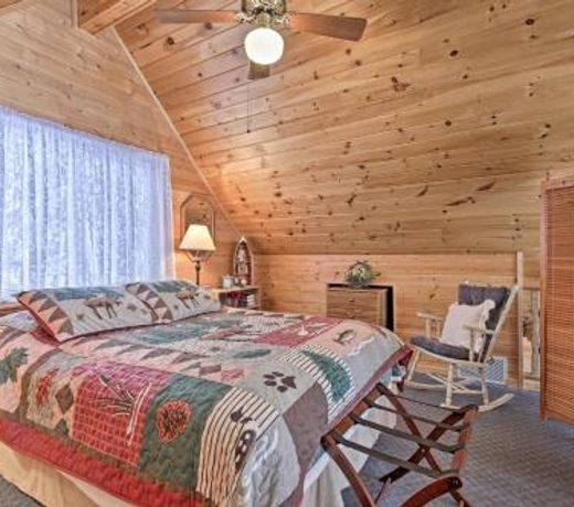 House on 10 Acres Overlooking Chippewa River!