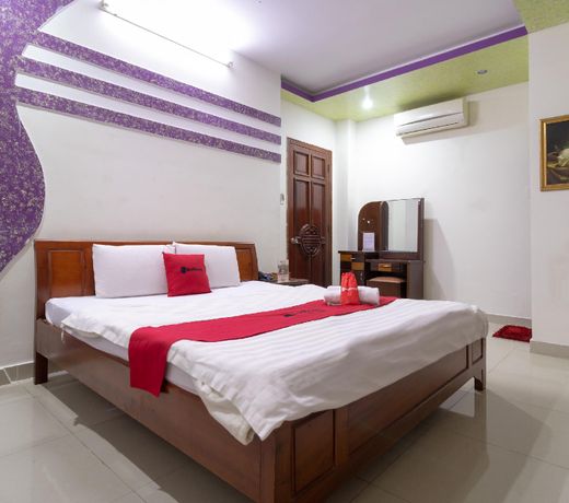 RedDoorz near Tan Huong Market 2