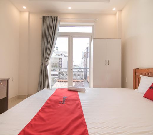 RedDoorz Plus near BigC Truong Chinh