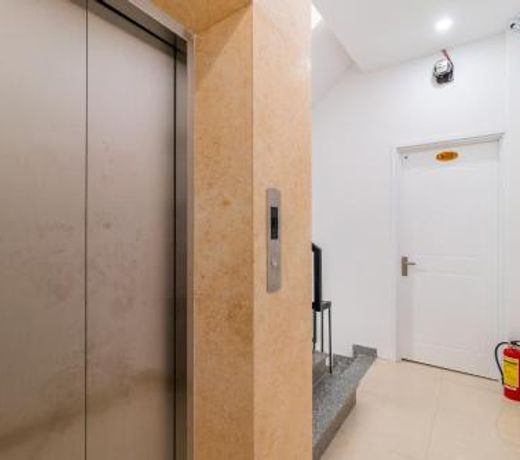 Fun House Hotel & Apartment