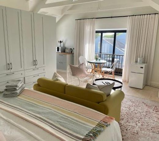African Flame Apartment