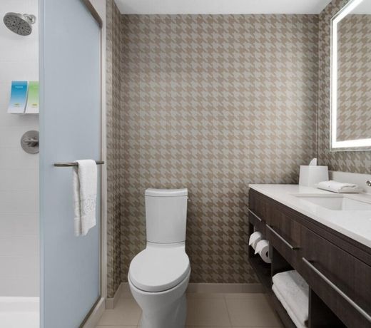 Home2 Suites by Hilton Des Moines at Drake University