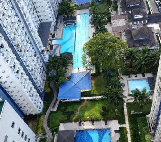 High-Tech Studio @ Grass Residences -2persons only
