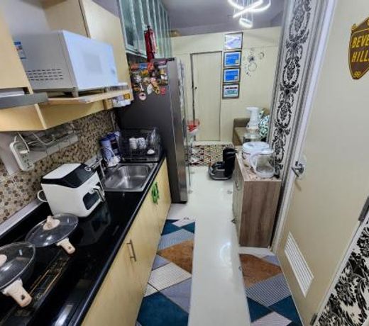 High-Tech Studio @ Grass Residences -2persons only