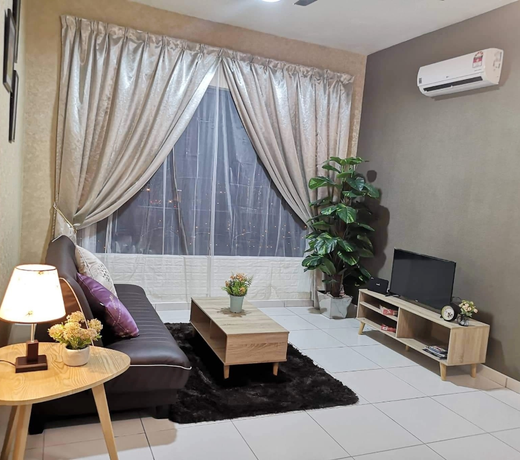 Bukit Indah@Sky FLoWers HomeStay*5Guests