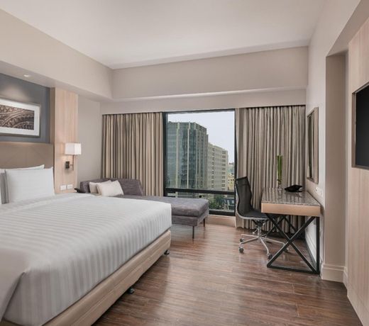 Seda Central Bloc Cebu Multi-use Hotel