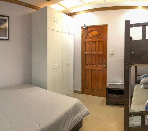 UFH Room #4 for 2-4 Guests
