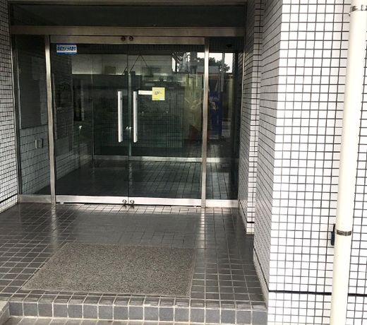 38minutes direct to Shibuya and Shinjuku by train!