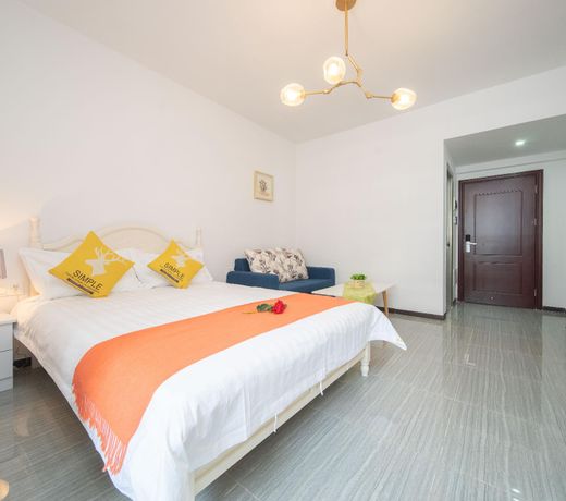 Warm and luxurious King Room