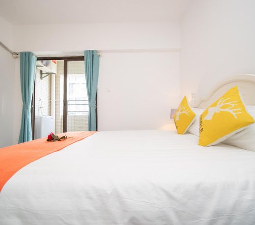 Warm and luxurious King Room
