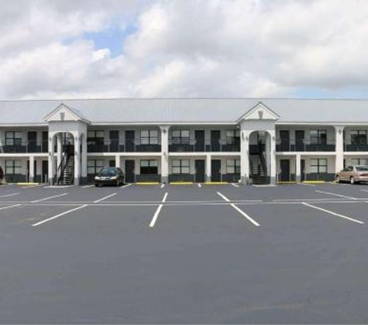 Travelodge by Wyndham Calhoun South I-75
