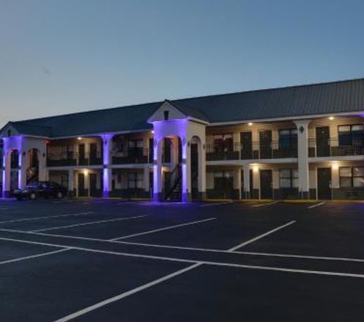 Travelodge by Wyndham Calhoun South I-75