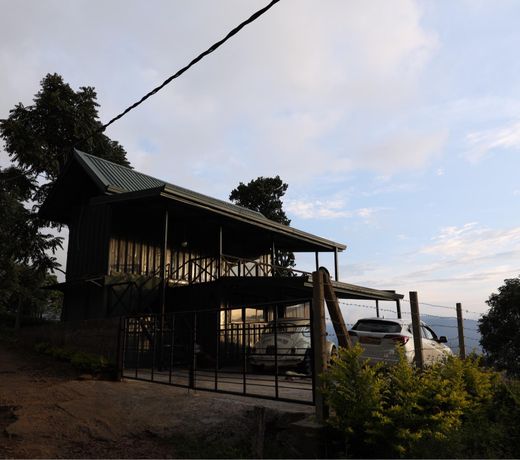 Unique cabin offering tranquil vistas