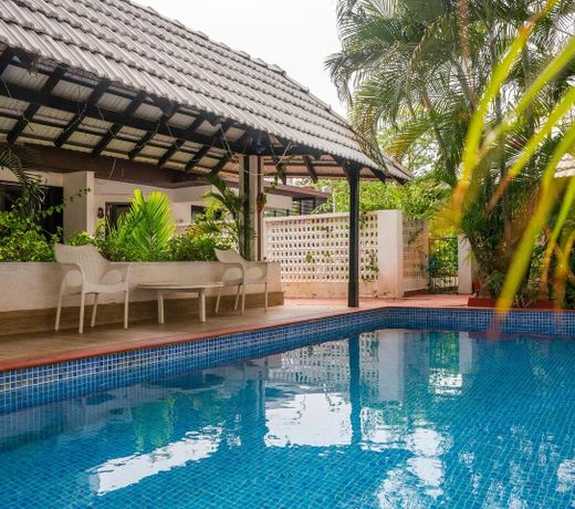 Beaumonte 6BR  by Vista Rooms