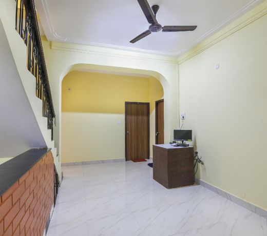 OYO 47012 Country Side Inn