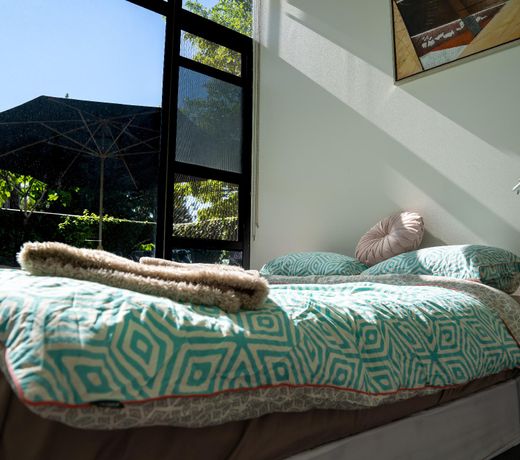 Burj Al Adelaide 6 br 18 guest stay in ADL CBD