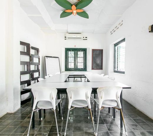 RedDoorz Plus near Taman Sari 2