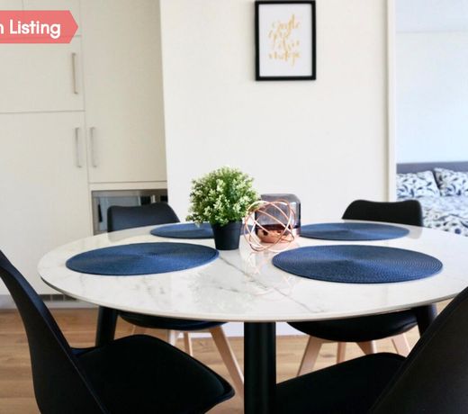 Modern, new 2 bed in the heart of Macquarie Park