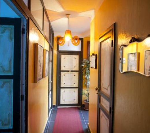 BeeClaire Guest House