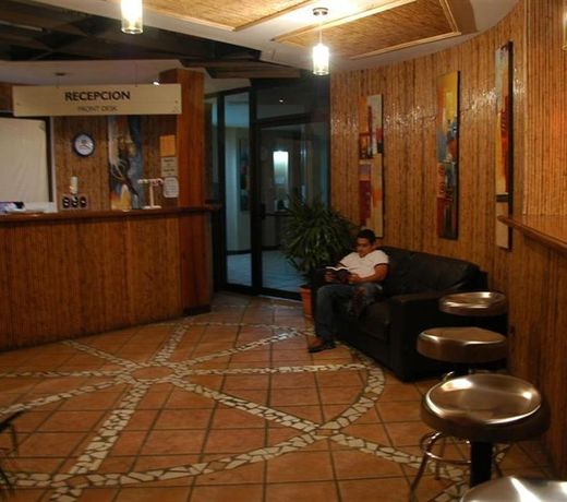 Alajuela Backpackers Airport Hostel