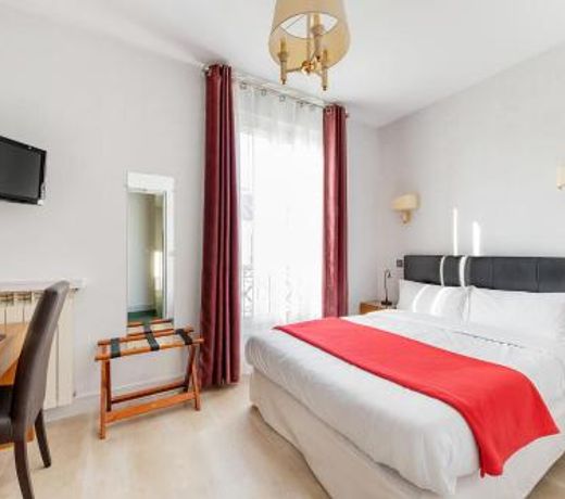 Crystal Hotel
