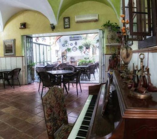 Hotel Las Palmeras by Vivere Stays