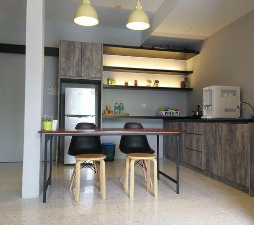 Check-Inn Guesthouse