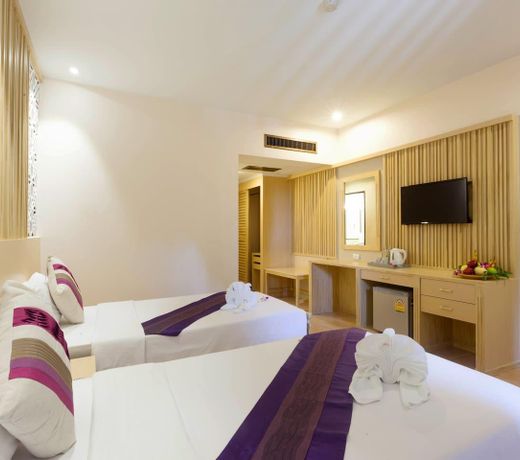 Superior @ Patong Lodge Hotel, Phuket.
