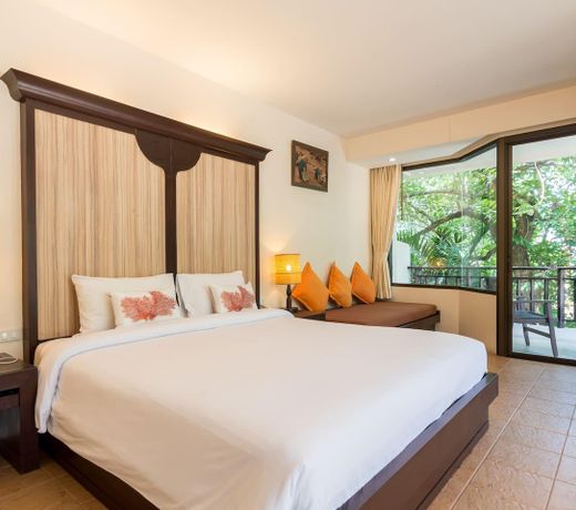 Deluxe Room@Patong Lodge Hotel, Phuket.