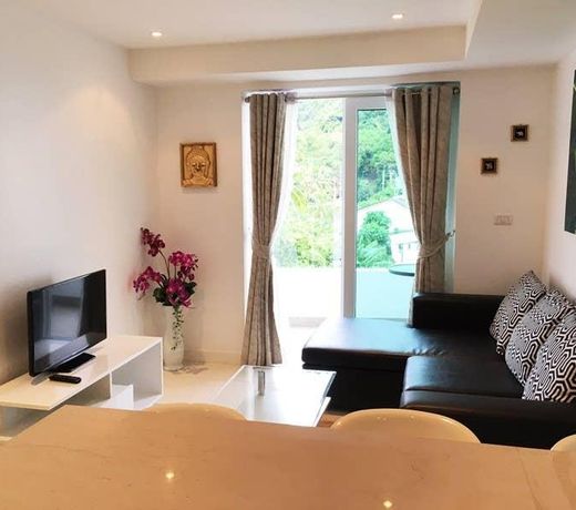 Cosy one bed condo with nice mountain view