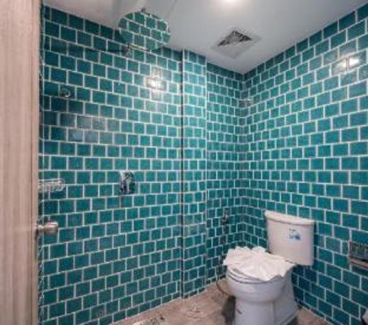 Yanud Residence pool view room4