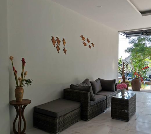 Yamin Seaview Hotel