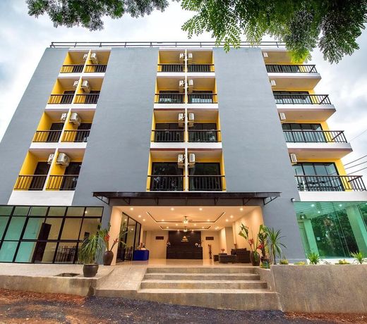 Yamin Seaview Hotel
