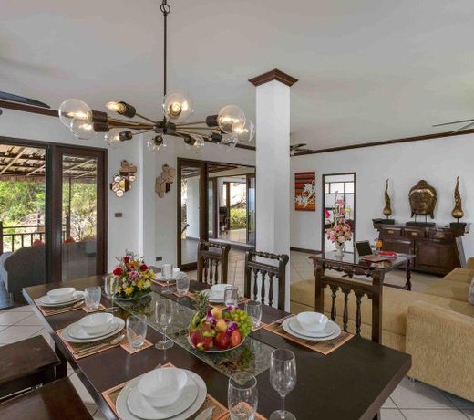 Karon Hillside Pool Villa
