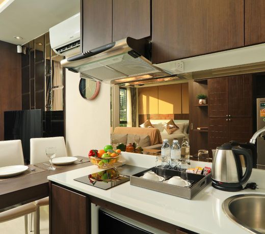 Gloria apartment 5 minutes walk to Surin Beach