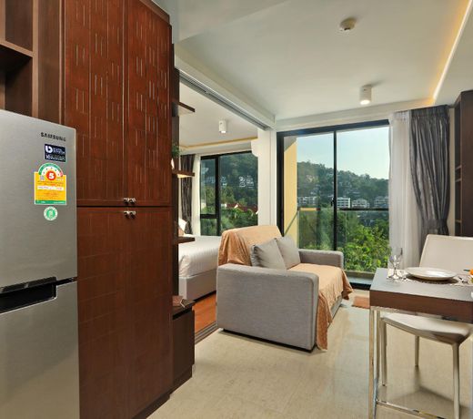 Gloria apartment 5 minutes walk to Surin Beach