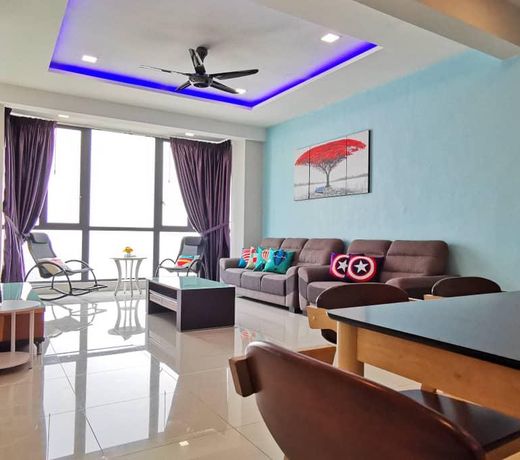 Blue Jazz Lodge l 1 Carpark*Pool*Tesco*Strait Quay
