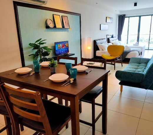 The WOW Luxury Studio 2-5pax near Gurney Drive 905