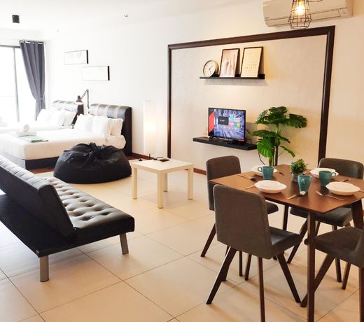HOMIE 2-5pax Studio Condo near Gurney Drive 906